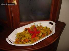 Сочные медальоны из курины (индейки) с ананасом