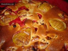 Cадовая клафутти с грушей, яблоком и сливой