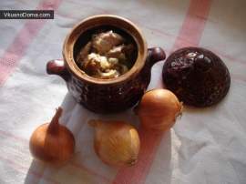 Мясо тушеное с киви