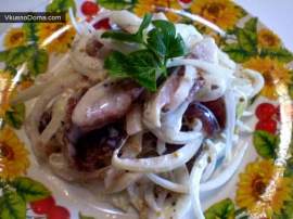 Сельдь с луком, горчицей под майонезом
