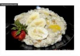 Геркулесовая каша с изюмом