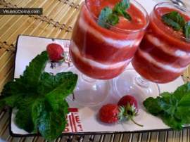 Десерт из клубники с белковым кремом