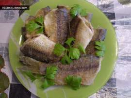 Рыба жаренная с чесноком