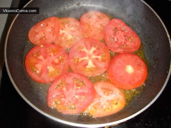минтай под помидорами