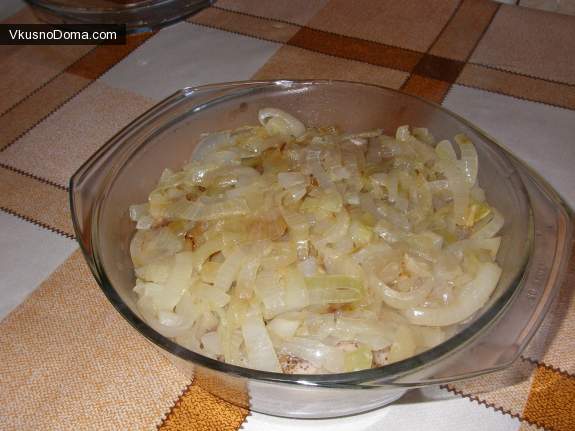 запекаем мясо с луком рецепт