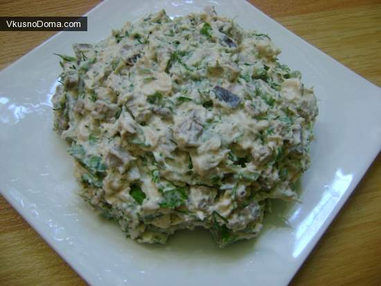 салат из куриного филе и печени