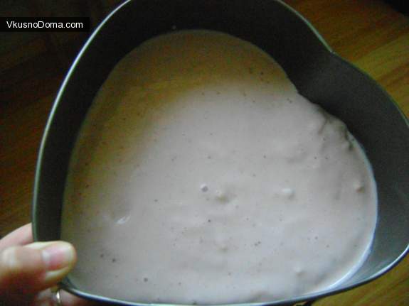 Фото Бисквит с йогуртово-ягодным суфле