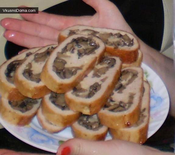 Куриный рулет с грибами