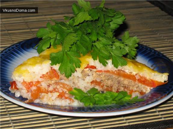 Рисовая запеканка с сардинами и помидорами